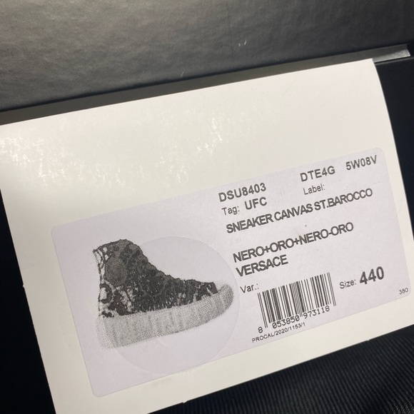 👑🌟🔥STUNNING VERCSACE SNEAKERS 🔥🌟👑 - Picture 12 of 12